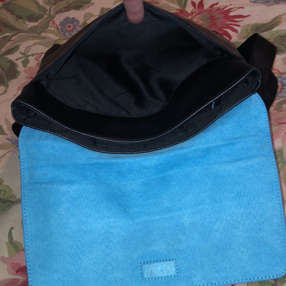 PIQUADRO Urban Cross-Body 100% Leather Black Turquoise iPad Tote 3-Sect $239 NEW - Picture 14 of 16